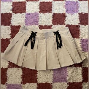 *Never Worn* Jessica Simpson Cream Skirt